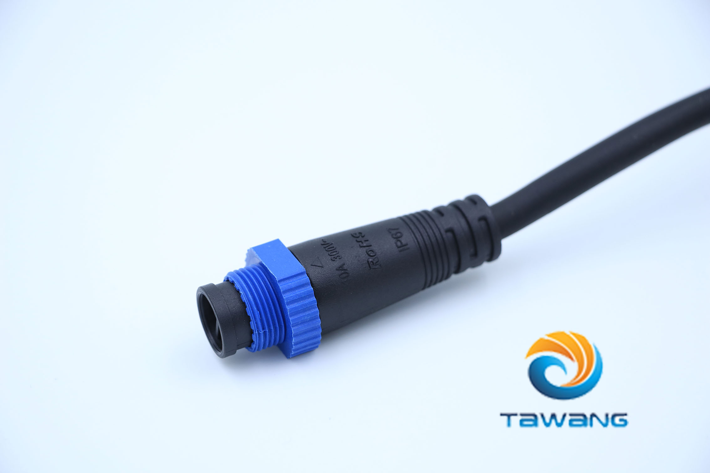 金屬和塑料防水接頭連接器有什么區別呢？